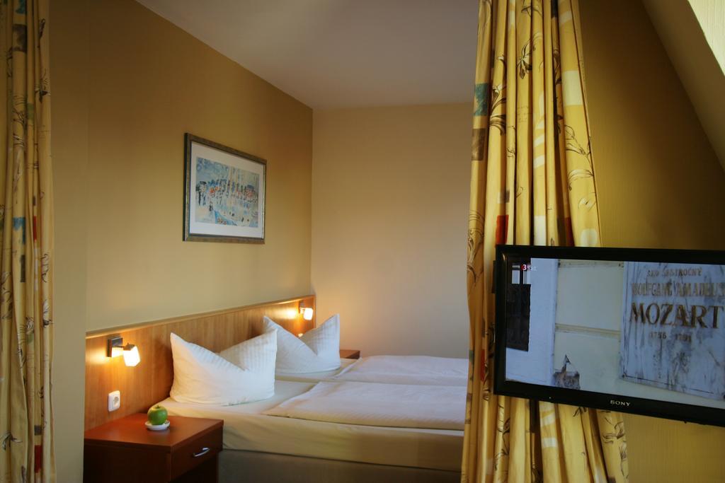 Hotel Verdi Rostock Room photo